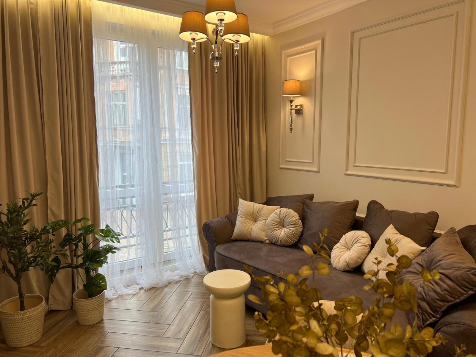 Family & Business Sauna Apartments Plac Wolnosci Centrum Downtow, - Piekny Apartament - 5 Bedroom With Private Sauna, Bath With Hydromassage, Parking, Catering Options Kielce Exterior photo
