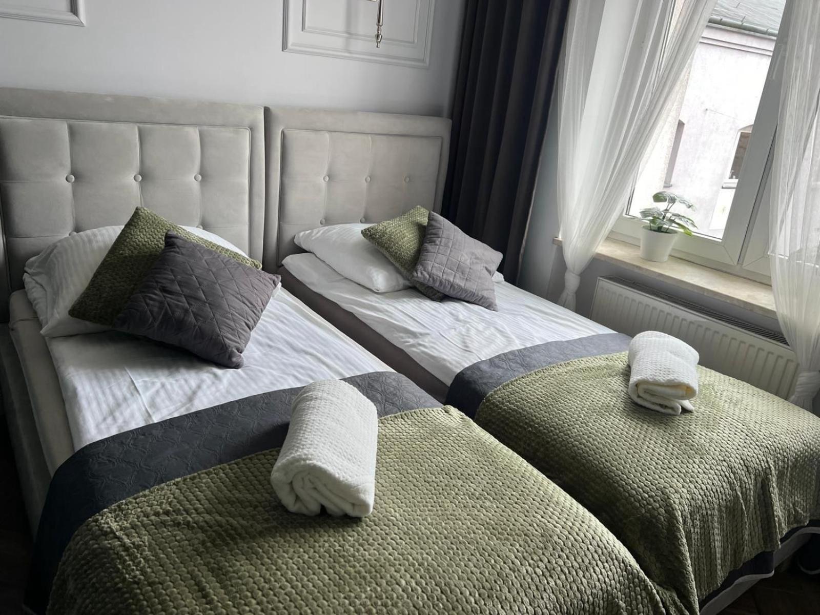 Family & Business Sauna Apartments Plac Wolnosci Centrum Downtow, - Piekny Apartament - 5 Bedroom With Private Sauna, Bath With Hydromassage, Parking, Catering Options Kielce Exterior photo