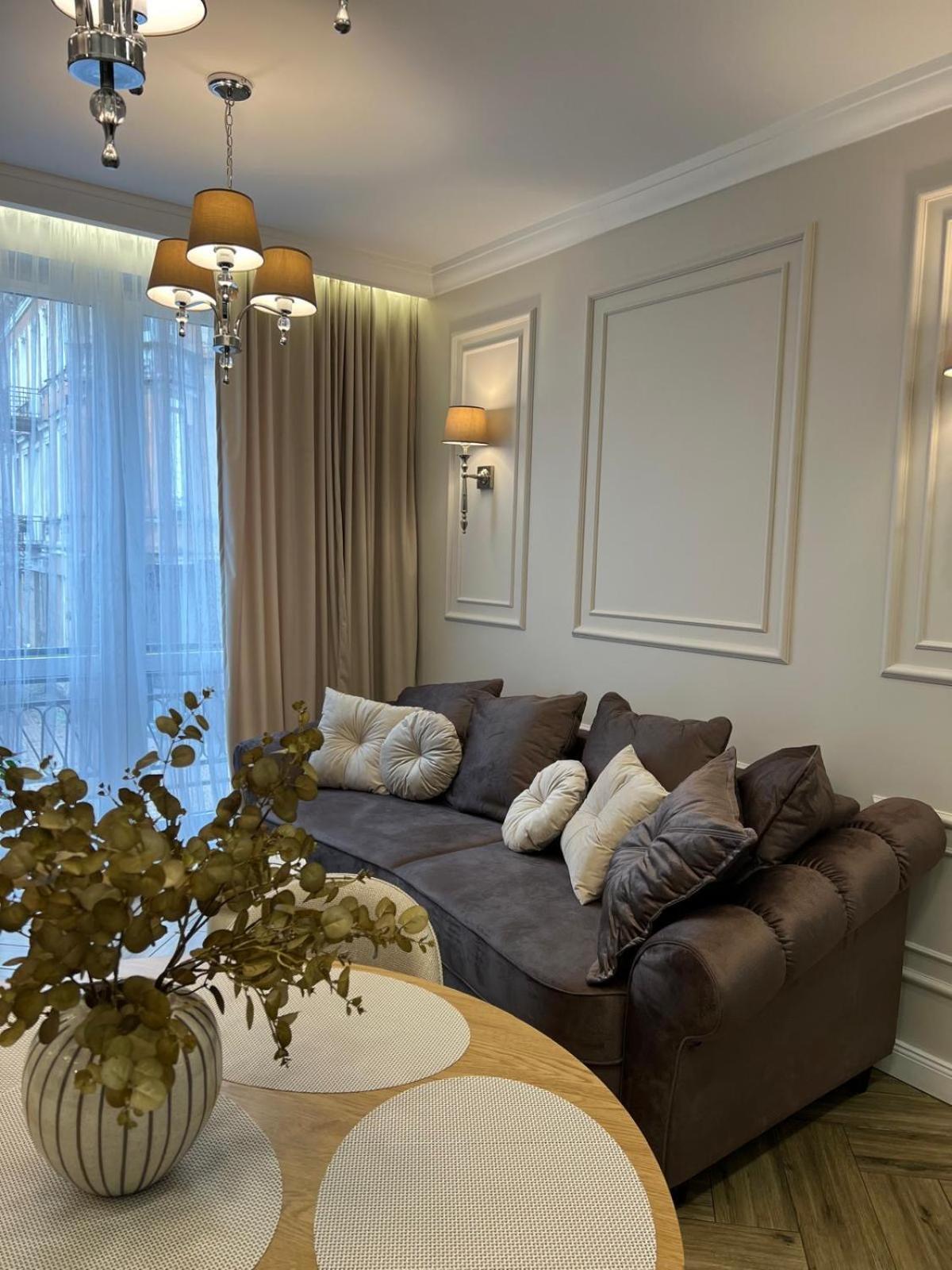 Family & Business Sauna Apartments Plac Wolnosci Centrum Downtow, - Piekny Apartament - 5 Bedroom With Private Sauna, Bath With Hydromassage, Parking, Catering Options Kielce Exterior photo