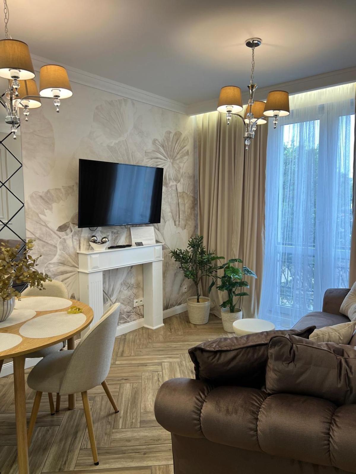 Family & Business Sauna Apartments Plac Wolnosci Centrum Downtow, - Piekny Apartament - 5 Bedroom With Private Sauna, Bath With Hydromassage, Parking, Catering Options Kielce Exterior photo