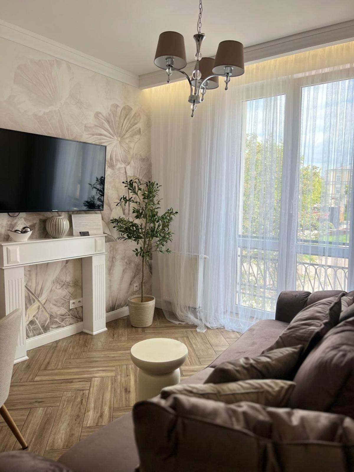 Family & Business Sauna Apartments Plac Wolnosci Centrum Downtow, - Piekny Apartament - 5 Bedroom With Private Sauna, Bath With Hydromassage, Parking, Catering Options Kielce Exterior photo