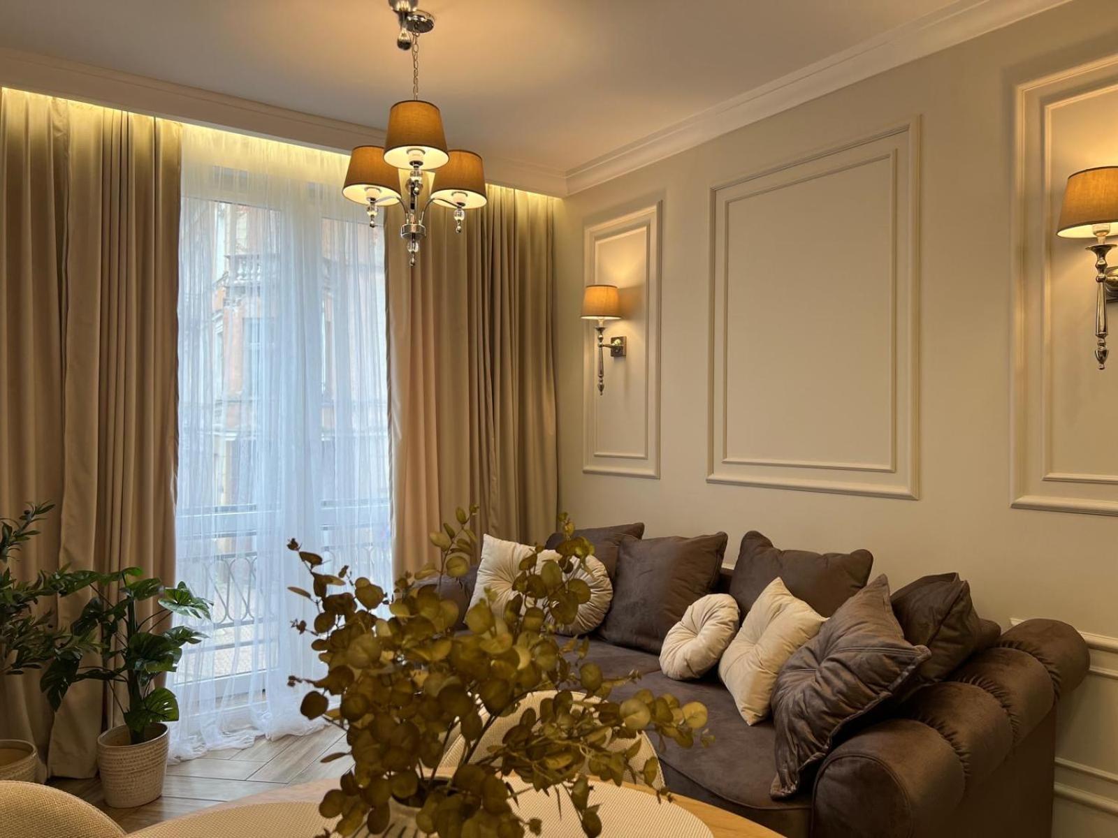 Family & Business Sauna Apartments Plac Wolnosci Centrum Downtow, - Piekny Apartament - 5 Bedroom With Private Sauna, Bath With Hydromassage, Parking, Catering Options Kielce Exterior photo