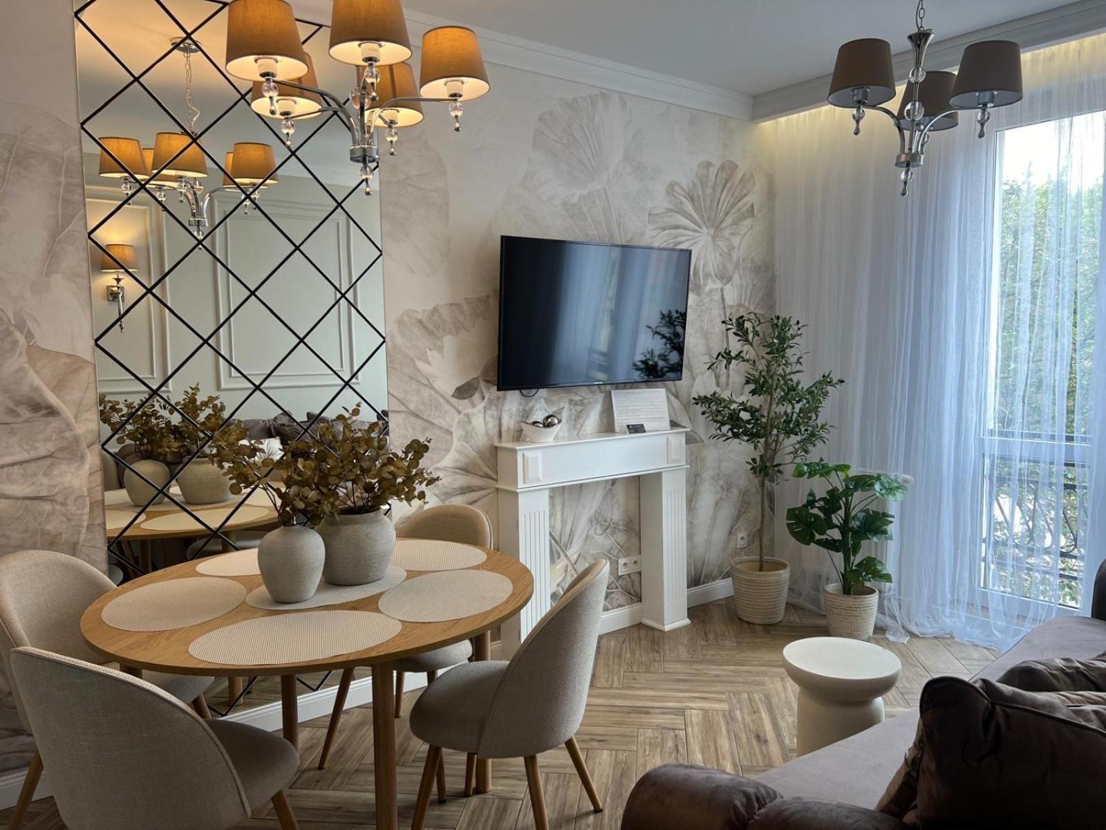 Family & Business Sauna Apartments Plac Wolnosci Centrum Downtow, - Piekny Apartament - 5 Bedroom With Private Sauna, Bath With Hydromassage, Parking, Catering Options Kielce Exterior photo