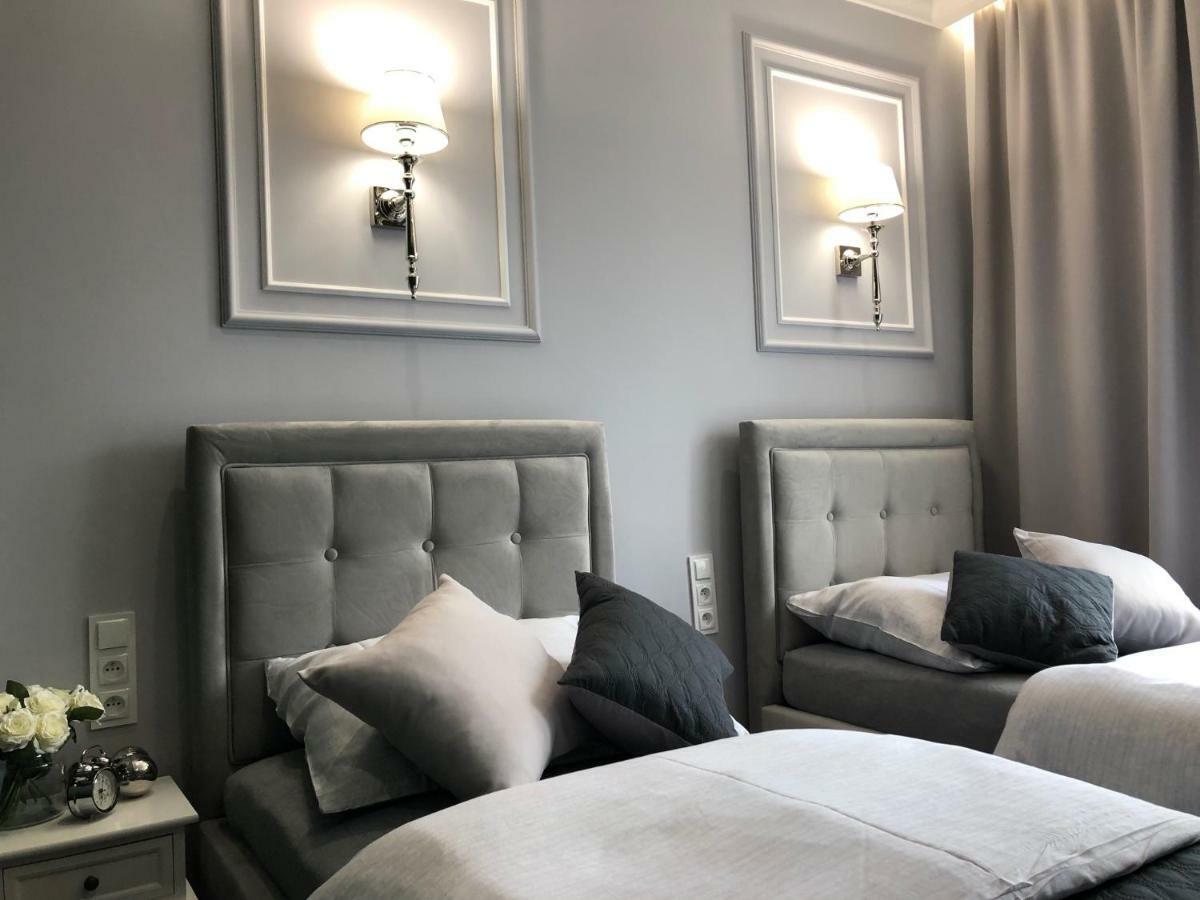 Family & Business Sauna Apartments Plac Wolnosci Centrum Downtow, - Piekny Apartament - 5 Bedroom With Private Sauna, Bath With Hydromassage, Parking, Catering Options Kielce Exterior photo